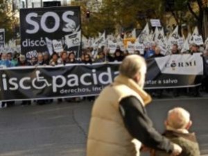 Manifestazione di protesta dei disabili a Madrid, dicembre 2012
