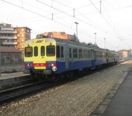 Vecchio treno non accessibile della Ferrovia Suburbana Bologna-Vignola