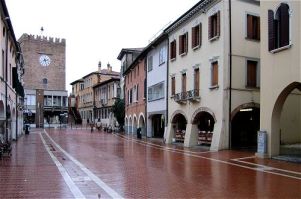 Un'immagine della centralissima Piazza Ferretto a Mestre