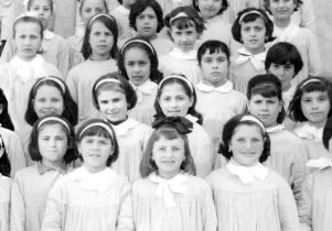 Alunne di una scuola femminile dei primi Anni Settanta