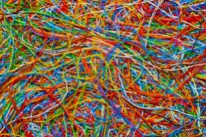 Groviglio di fili colorati