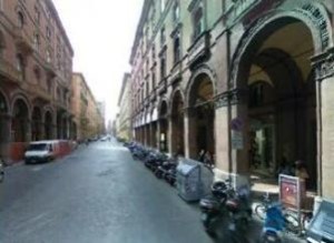 Bologna, Via Indipendenza