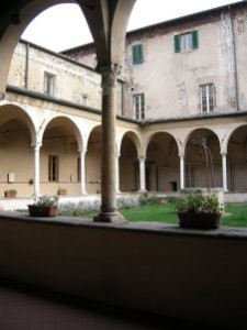 Piombino (Livorno): Chiostro della Concattedrale di Sant'Antimo