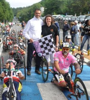 Luglio 2014: Daniela Dal Din e Davide Scazzieri danno il via alla tappa di San Marino del quinto Giro d'Italia di Handbike