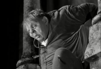 Charles Laughton nel film del 1939 su Quasimodo, il gobbo di Notre-Dame