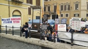 Manifestazione del 5 novembre in Piazza Montecitorio a Roma, organizzata dall'Associazione Tutti a Scuola
