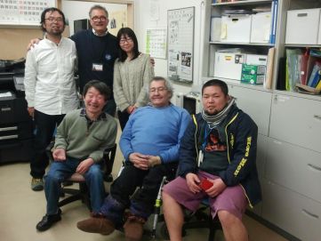 Marzo 2015: Giampiero Griffo a Sendai (Giappone), con gli operatori del locale Centro per la Vita Indipendente delle persone con disabilità