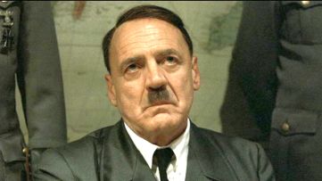 Bruno Ganz nella parte di Adolf Hiteler, nel film "La caduta"
