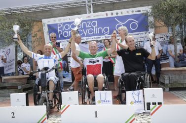"Piacenza Paracycling", luglio 2015: sul podio Paolo Cecchetto (1°), Saverio Di Bari (2°) e Claudio Conforti (3°)