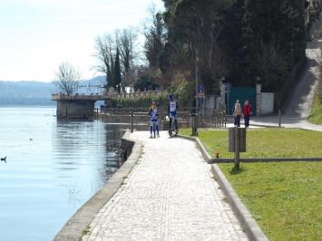 Pista ciclopedonale attorno al Lago di Varese