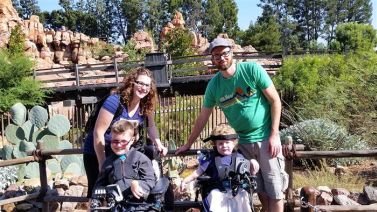 Lana e Ryan, con i figli Keaton e Bryce, affetti da atrofia muscolare spinale