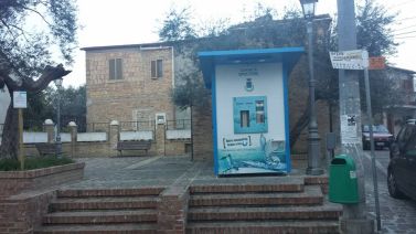 Spoltore (Pescara), "Casetta dell'acqua" inaccessibile alle persone con disabilità motoria