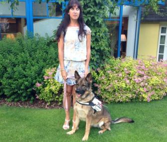 Simona Zanella con il suo cane guida Isa