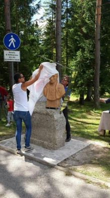Luglio 2016, scopertura del busto di Braille a Forni di Sopra (Udine)