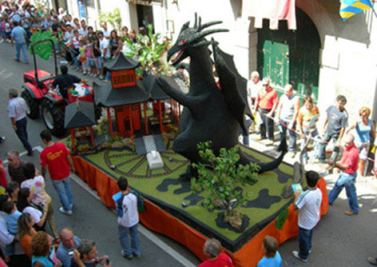 Solopaca (Benevento), carro allegorico alla Festa dell'Uva
