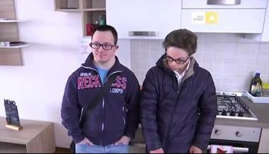 Riccardo e Matteo, giovani con sindrome di Down che vivono in autonomia