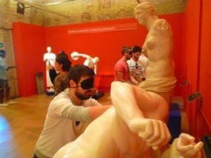 Visita bendata al Museo Omero di Ancona