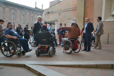 Persone con diverse disabilità nel centro di Ferrara