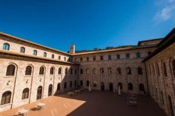 Cortile interno dell'Istituto Serafico di Assisi