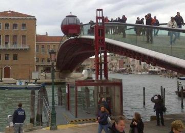 "Ponte della Costituzione" a Venezia