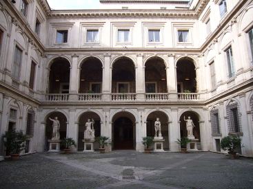 Cortile di Palazzo Altemps a Roma