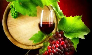 Vino rosso, botte e uva