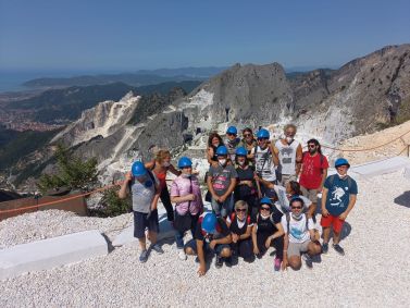Escursionisti a Cave di Carrara, agosto 2021