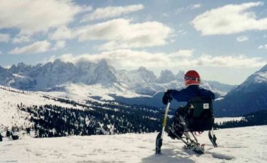 Vacanza invernale di persona con disabilità