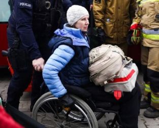 Donna con disabilità in fuga dall'Ucraina