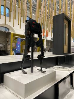 Esoscheletro "Twin" in mostra a Milano