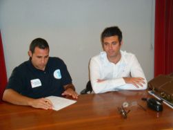La firma dell'accordo tra Piceno Sport Handicap e Picena Non Vedenti, da parte dei rispettivi presidenti Andrea Accorsi e Andrea Rossi