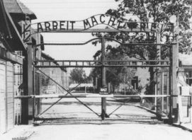 L'ingresso del campo di sterminio di Auschwitz. Non esiste alcuna contabilità sul numero delle persone con disabilità che furono mandate a morte, tra il 1941 e il 1945, in quello e negli altri lager
