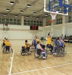 La Santa Lucia Roma (in maglia gialla) sta dominando il campionato di basket in carrozzina