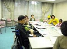 Un corso di consulenza alla pari, dedicato a persone con disabilità