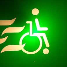 Logo della disabilità «inseguito» da fiamme