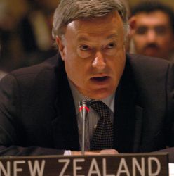L'ambasciatore neozelandese Don MacKay