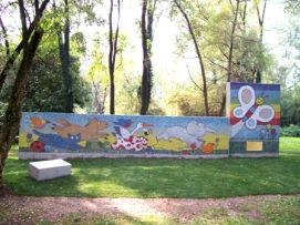 Il Mosaico della Pace, nel Parco San Valentino di Pordenone, è un'opera realizzata dall'Officina dell'Arte della Fondazione Bambini e Autismo, su progettazione grafica di Altan