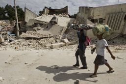 Una delle tante drammatiche immagini trasmesse nei giorni scorsi da Haiti