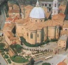 Il Santuario della Santa Casa di Loreto, simbolo della città marchigiana