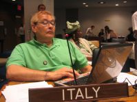 Giampiero Griffo - che interverrà all'incontro di Napoli del 27 giugno - fotografato durante i lavori del 2006 all'ONU che hanno portato alla definizione della Convenzione