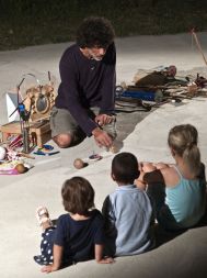 Il «mastro giocattolaio» Roberto papetti, protagonista della Mostra-Laboratorio di Bologna