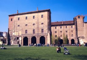 Palazzo della Pilotta è uno dei centri storici e culturali della città di Parma