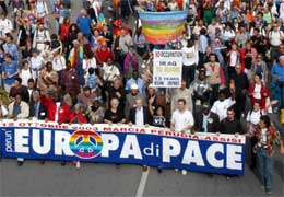 Un'immagine della Marcia Perugia-Assisi del 2003