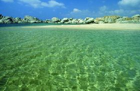 Le acque e le spiagge incontaminate della Sardegna