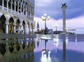 Un'immagine di Venezia all'imbrunire
