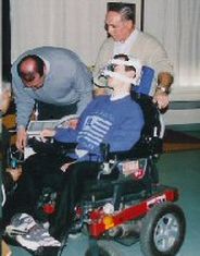 Persona con disabilità sottoposta a ventilazione meccanica tramite dispositivo elettromedicale