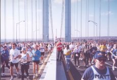 Una partenza della New York Marathon, sul Ponte di Verrazzano