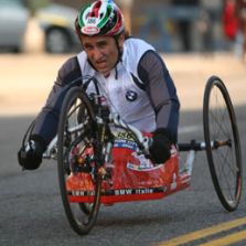 Alex Zanardi ha trionfato con il suo handbike alla recente maratona di New York