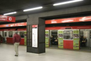 Stazione della Linea 1 della Metropolitana di Milano