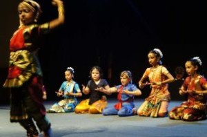 Giovanissime danzatrici indiane